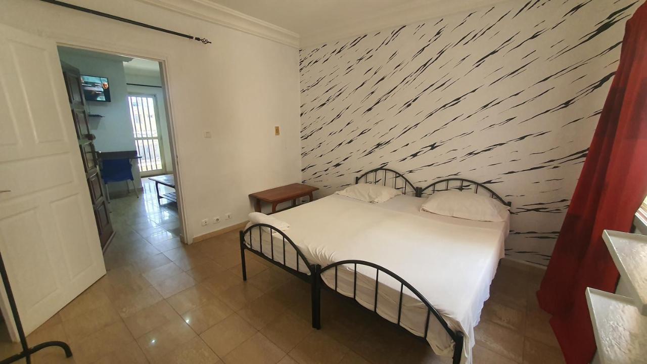 Bricos Appartement Sud Foire داكاغْ المظهر الخارجي الصورة